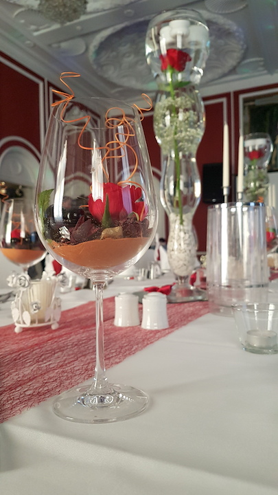 Hochzeitsdekoration-Bordeaux