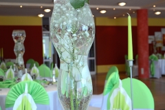 Gästetisch-Blumen-Grün-Hochzeit